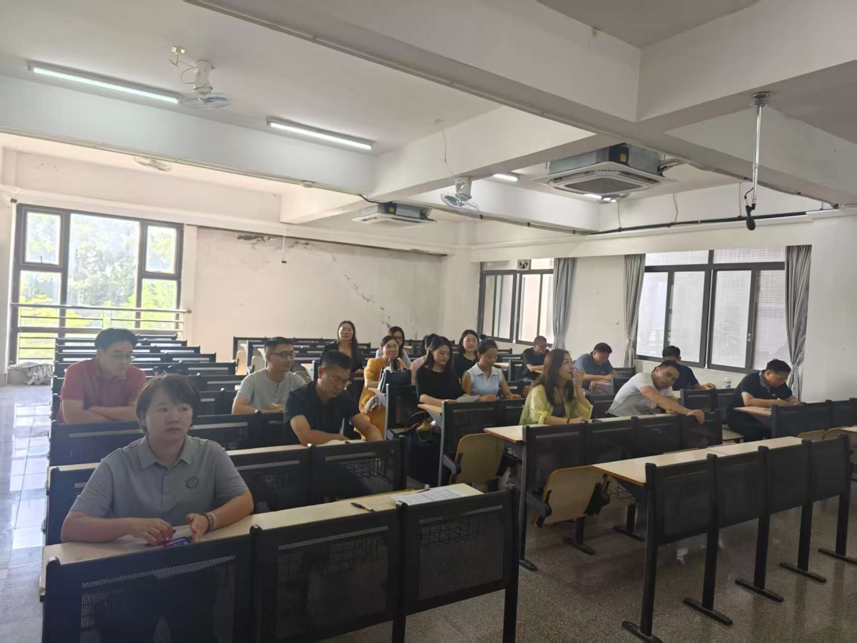 D:\用户目录\Documents\WeChat Files\wxid_8vah3euoy31j22\FileStorage\Temp\02c265aa488fddb37aed7900191b371.jpg