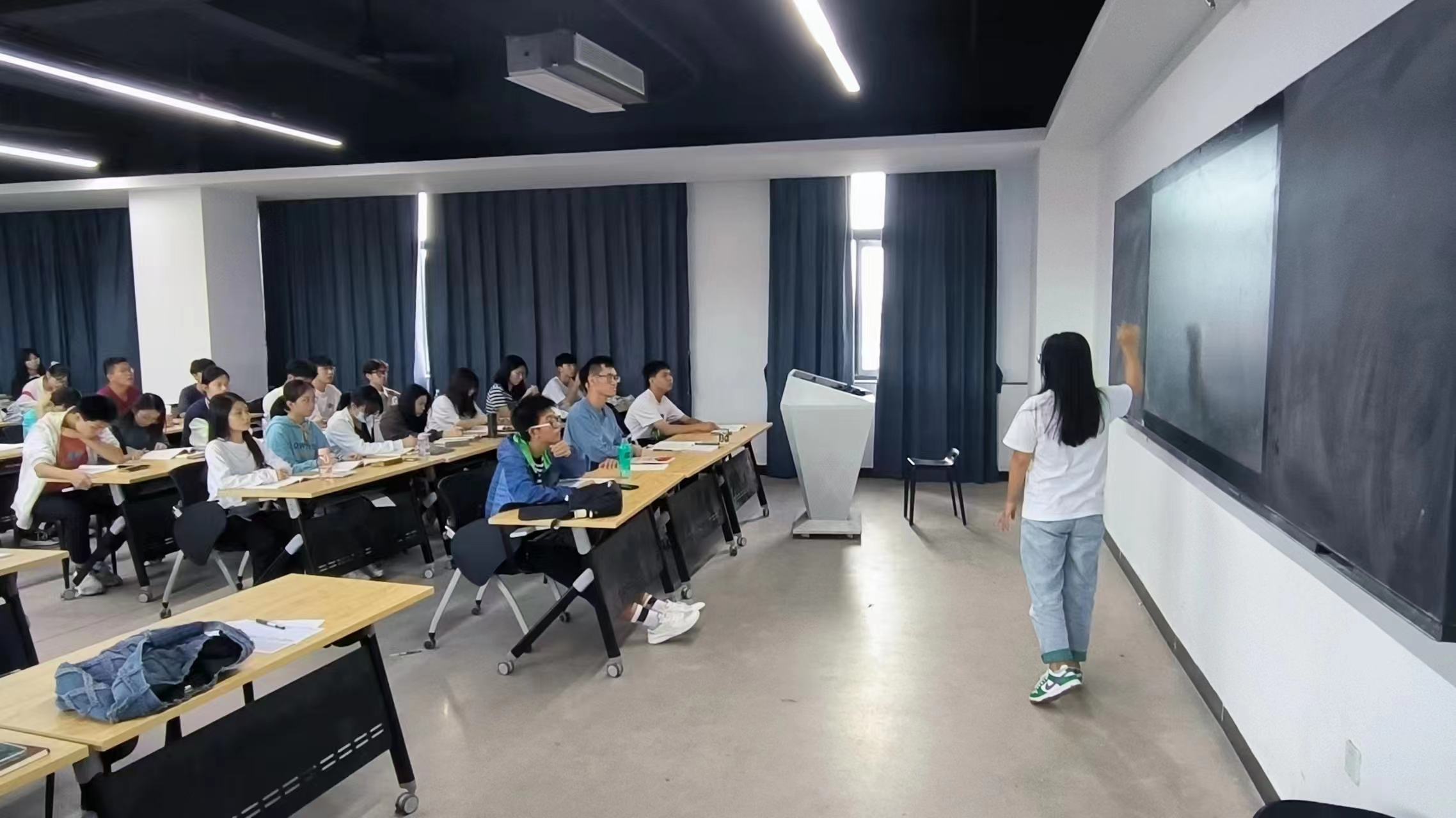 图片4.jpg 图片4.jpg