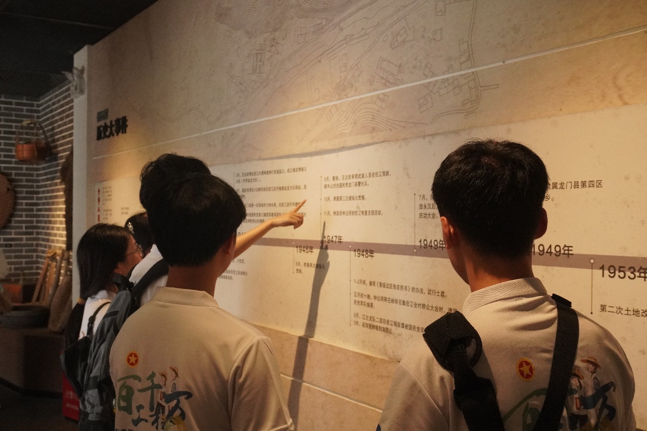 人的照片上写着字&#xA;&#xA;描述已自动生成