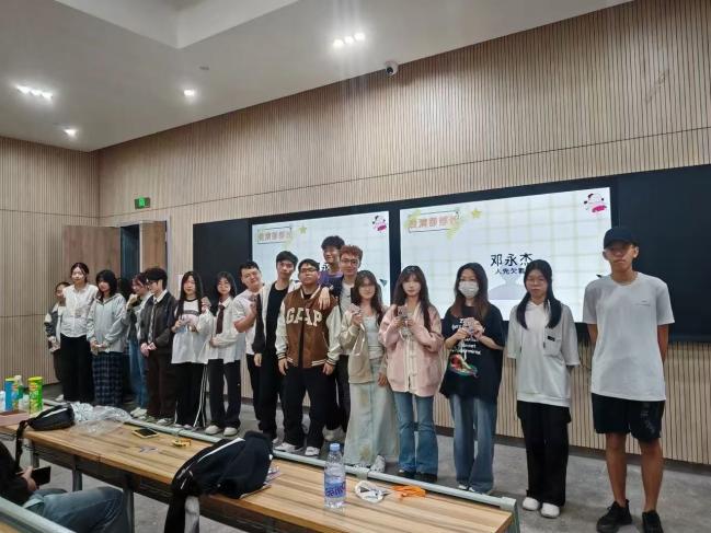 C:/Users/86137/Pictures/6.。.jpg6.。