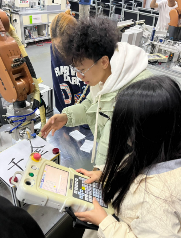 9e5f3b9b24991310654b2f9fa659abb