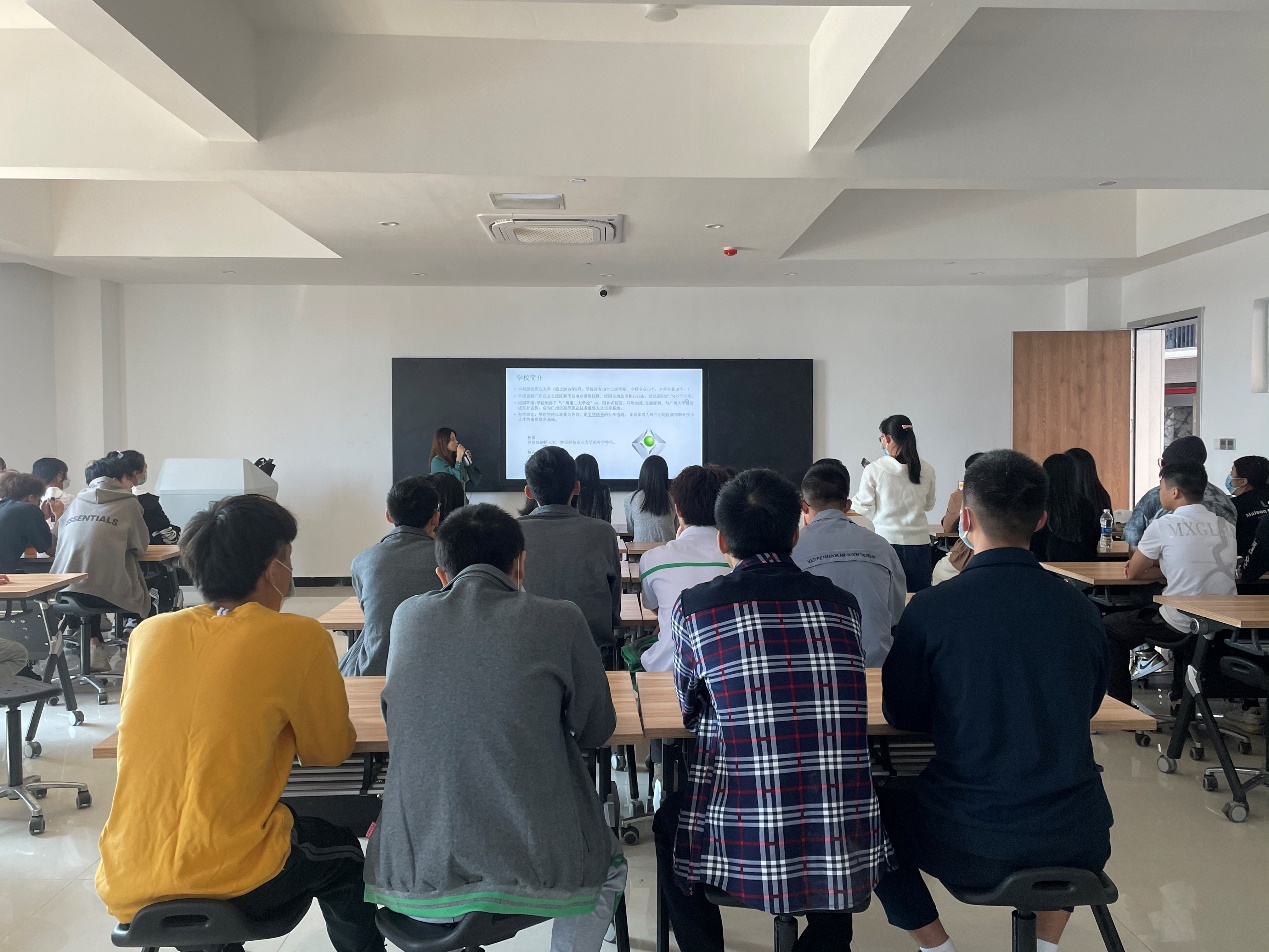 C:\Users\Administrator\Desktop\21级新生入学教育宣讲照片\专科\8801 动漫制作技术 (专科)\8801 动漫制作技术 (专科) (2).jpg