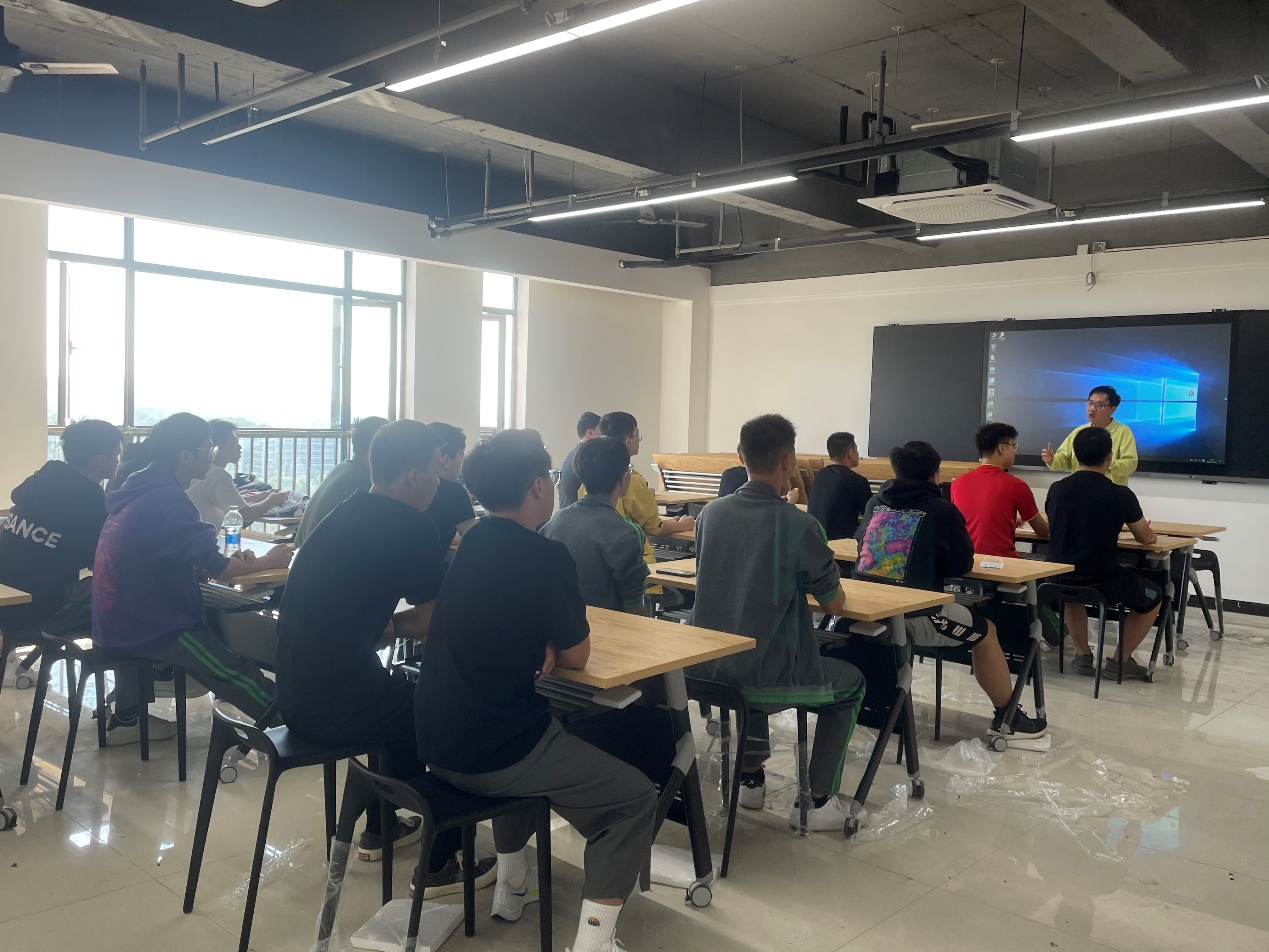 C:\Users\Administrator\Desktop\21级新生入学教育宣讲照片\专科\81201 电气自动化技术(专科)\81201 电气自动化技术(专科) (1).jpg