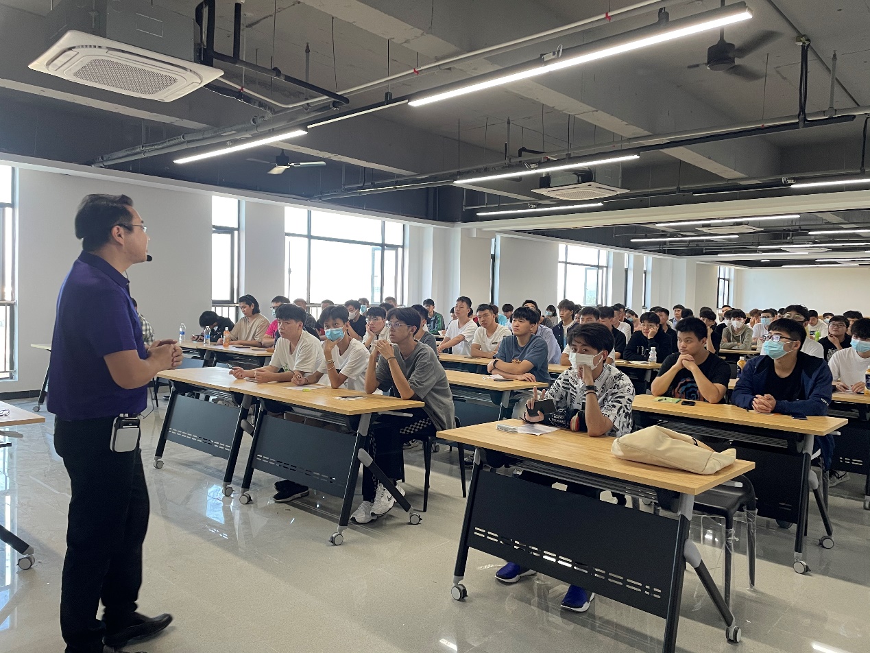 C:\Users\Administrator\Desktop\21级新生入学教育宣讲照片\专科\8606 计算机网络技术 (专科)\8606 计算机网络技术 (专科) (3).jpg