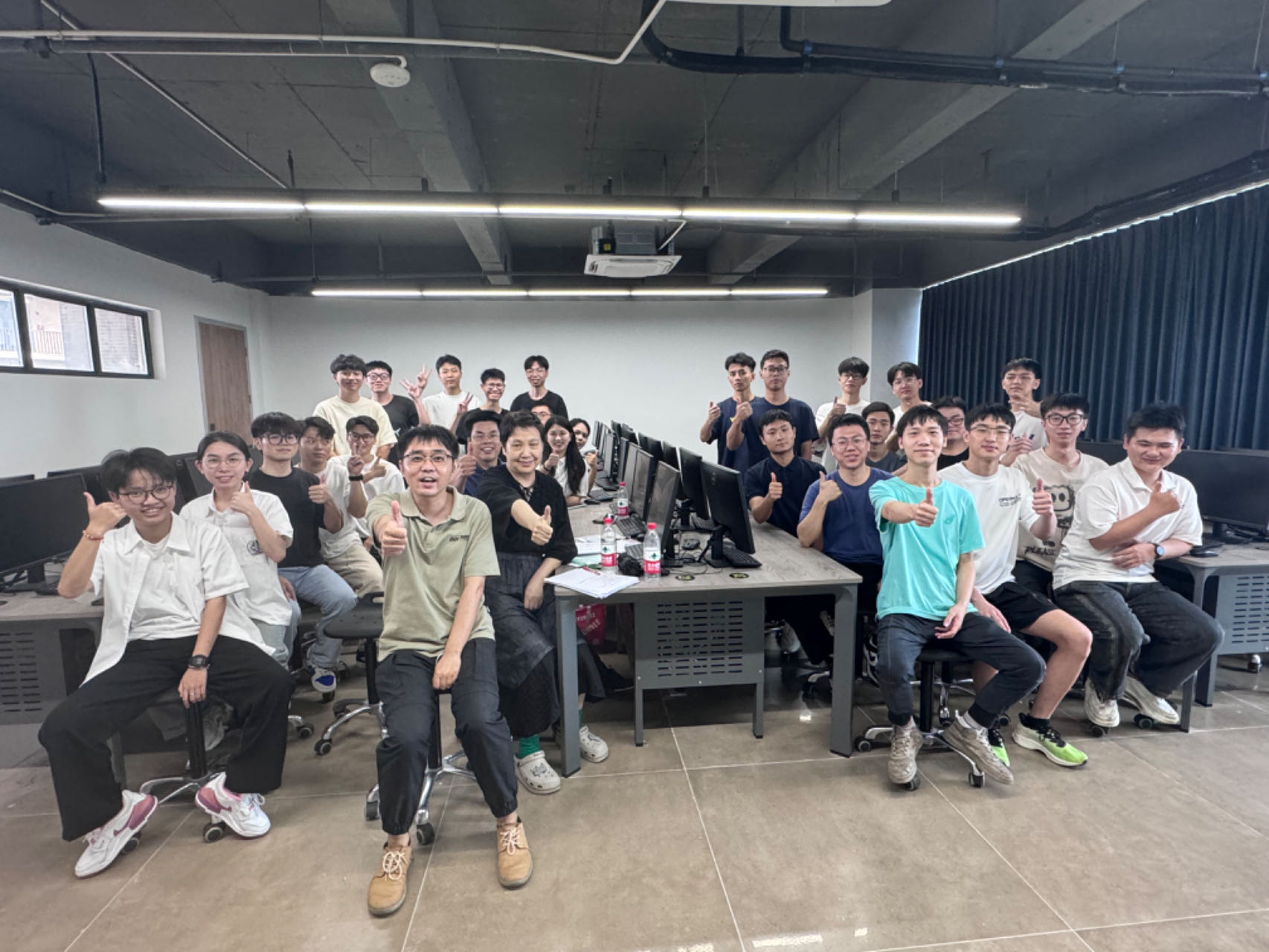 图片2.png 图片2.png