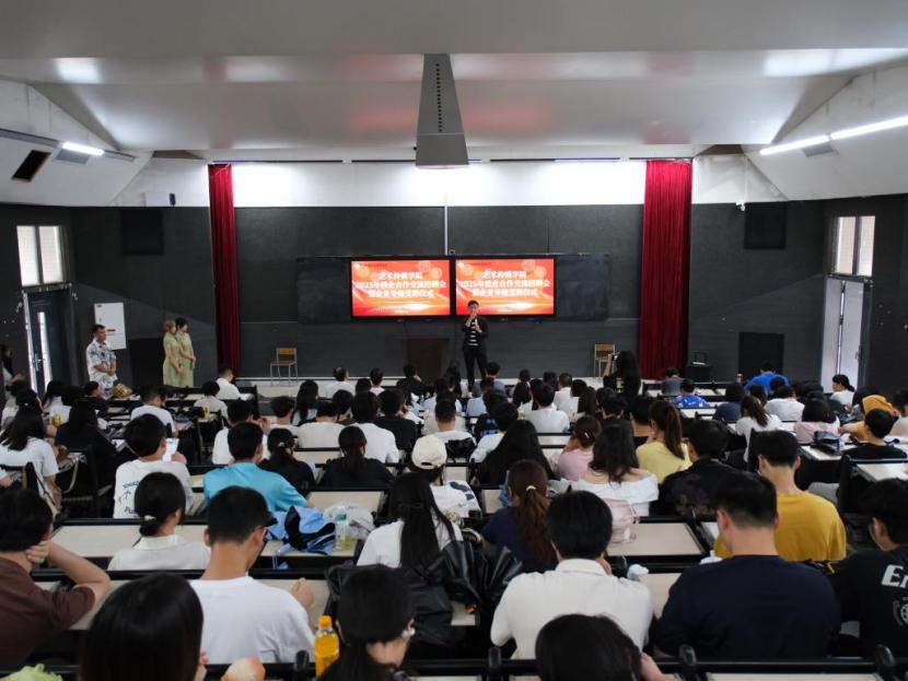 C:/Users/Administrator/Desktop/企业宣讲/DSCF4148-new.jpgDSCF4148-new